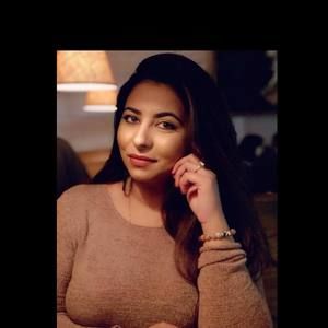 Meet your Posher, Nayab